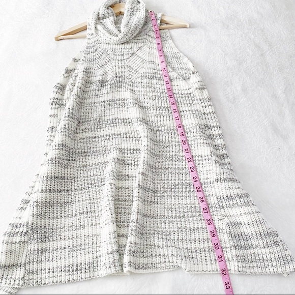 Sun & Shadow Parted Back Knit Sweater - Picture 5 of 8